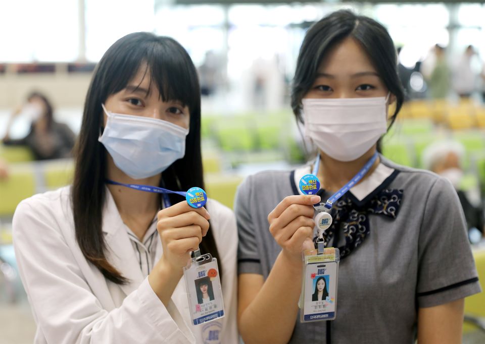단국대병원, 백신 접종 완료 교직원 ‘안심배지’ 착용