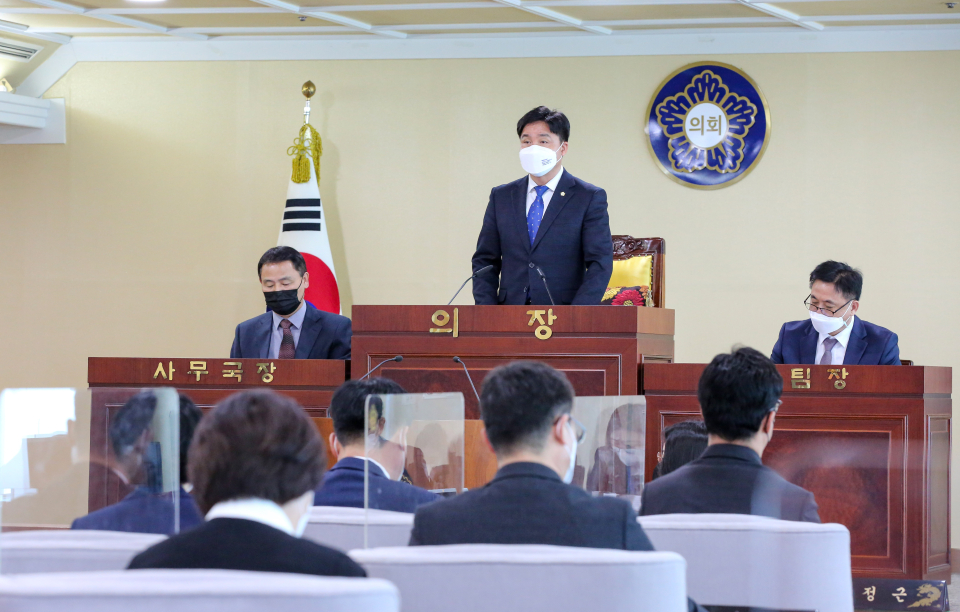 아산시의회가 제235회 임시회 제2차 본 회의를 통해 13일간 일정을 마무리했다