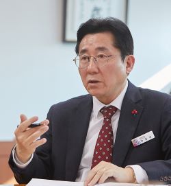 박경귀 아산시장이 시 집행부가 제242회 아산시의회 임시회에 제출한 2023년도 제1회 추경예산(안) 심의가 거부된 현 상황에 대해 시민에게 직접 설명하겠다고 밝혔다.
