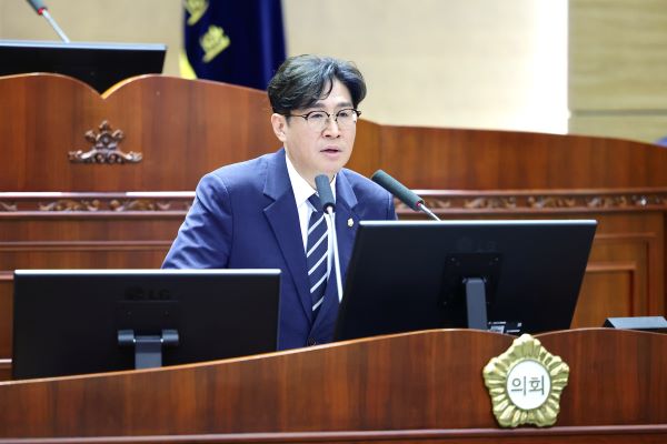 천안시의회 이상구 의원은 11일 제262회 임시회에서‘장애아동의 교육 환경 실태 및 개선 방안 제언’에 대해 5분 발언했다.