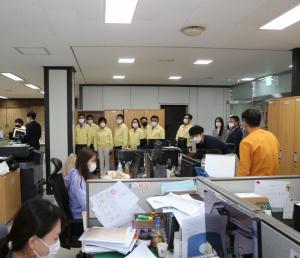 천안시의회, 서북보건소 감염병대응센터 위문 방문